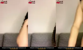 Kız Kardeşin Çıplak Arkadan Seks Gösterisi