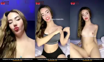 Tango Nara, amcık okşayan bir şekilde kadın soyunuyor