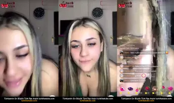 Tango İrina, Memeyi Açar ve Dil Atar
