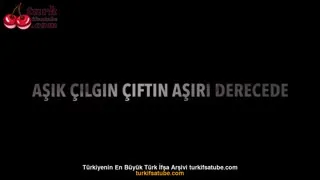 Türk çiftinin çıplak, sikişen ve kandırılan seks sahnesi
